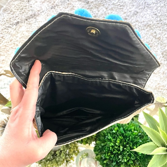 Bumble Bee Pom Pom Straw Clutch - Picture 7 of 9